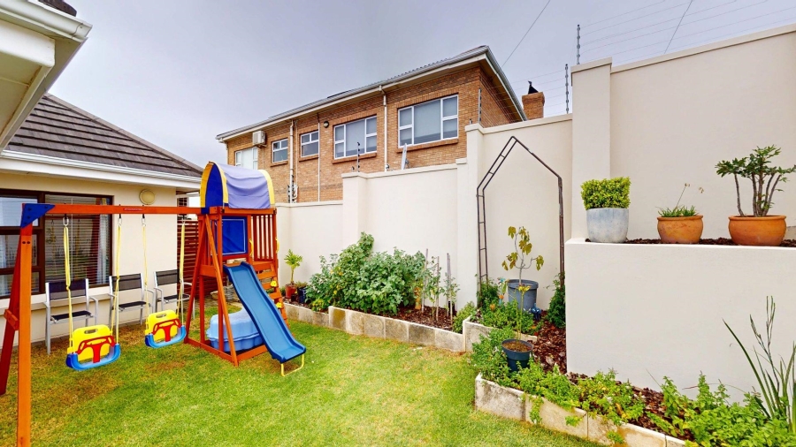 3 Bedroom Property for Sale in Lovemore Park Eastern Cape